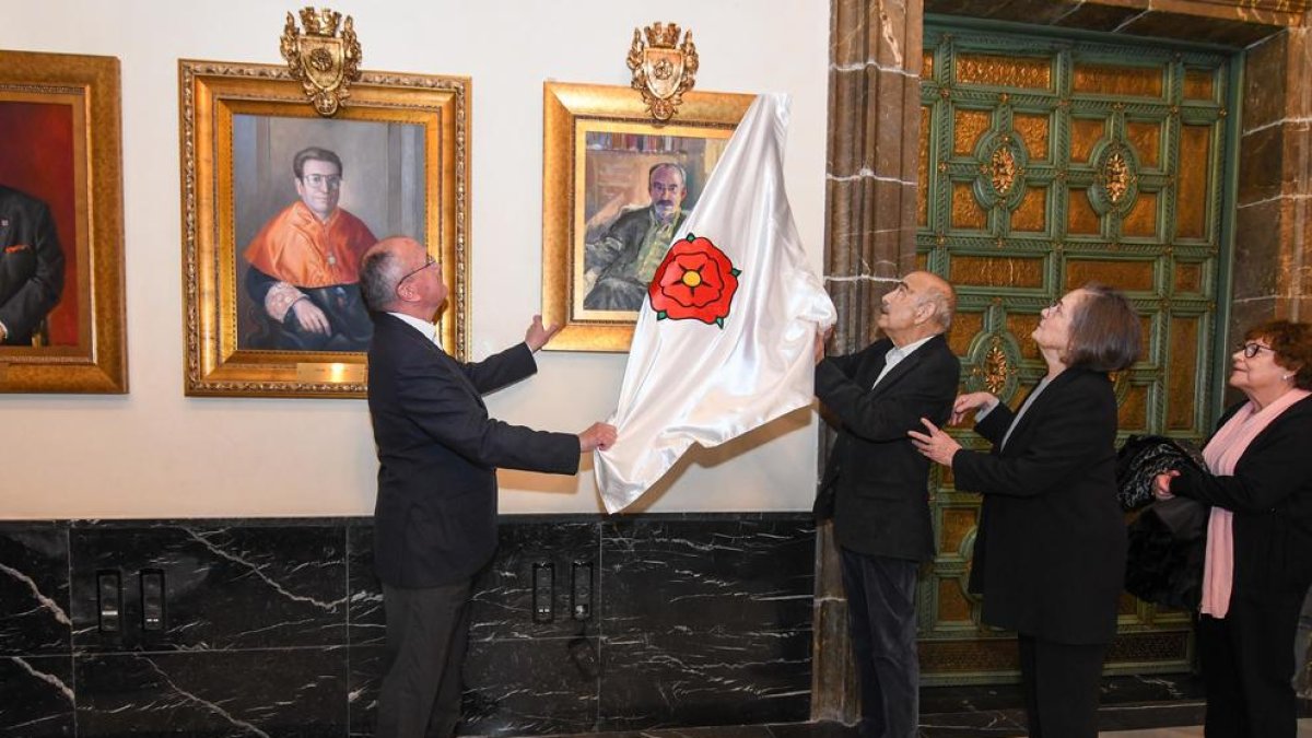 Acte de descoberta del quadre de Joaquim Mallafré a la galeria de fills il·lustres de Reus