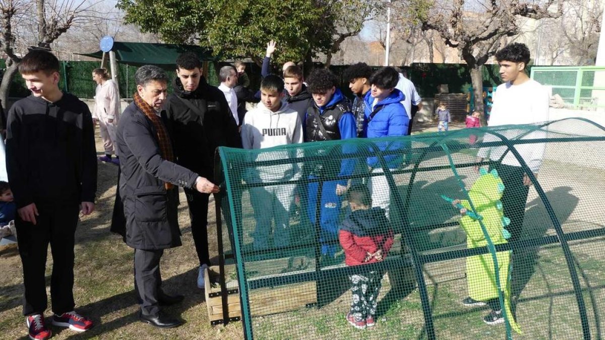Alumnes del PFI entreguen les seves creacions a El Ninot a Tarragona