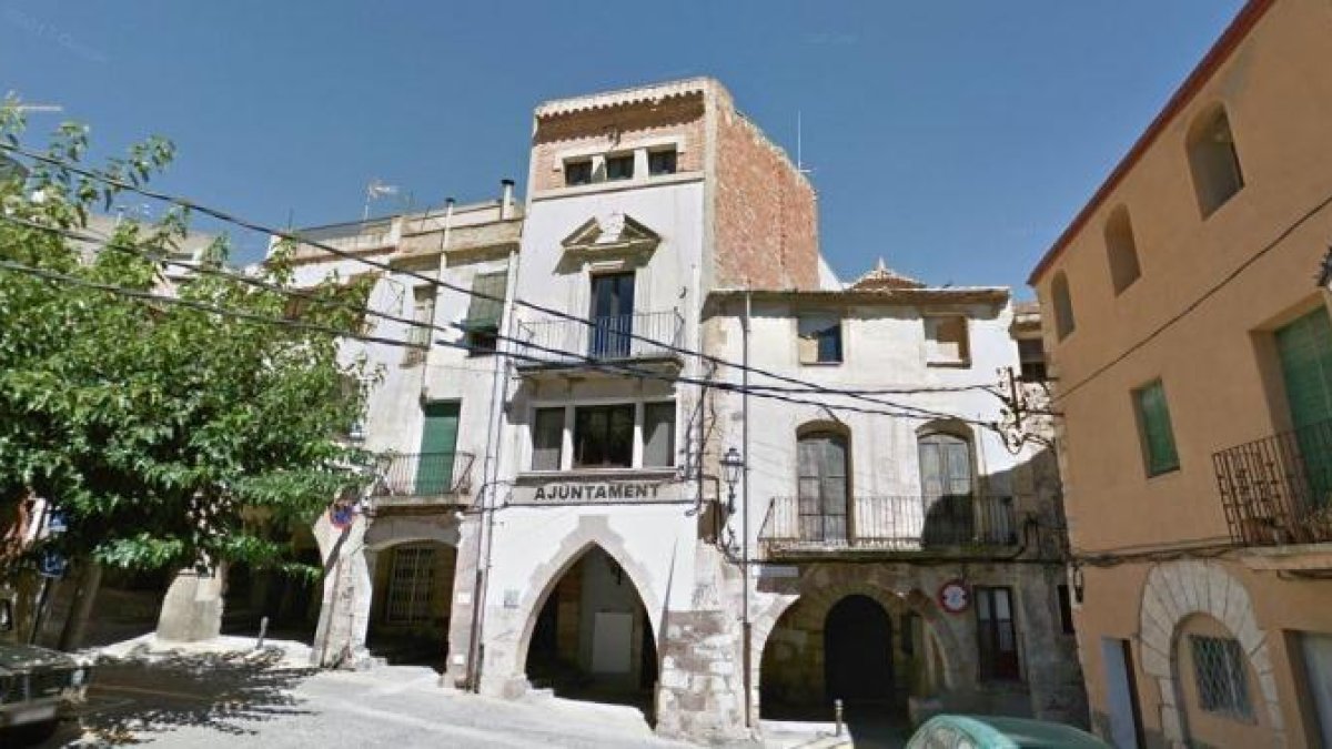 Alforja se abastece con tres camiones cisterna al día a causa de la falta de agua potable en el municipio