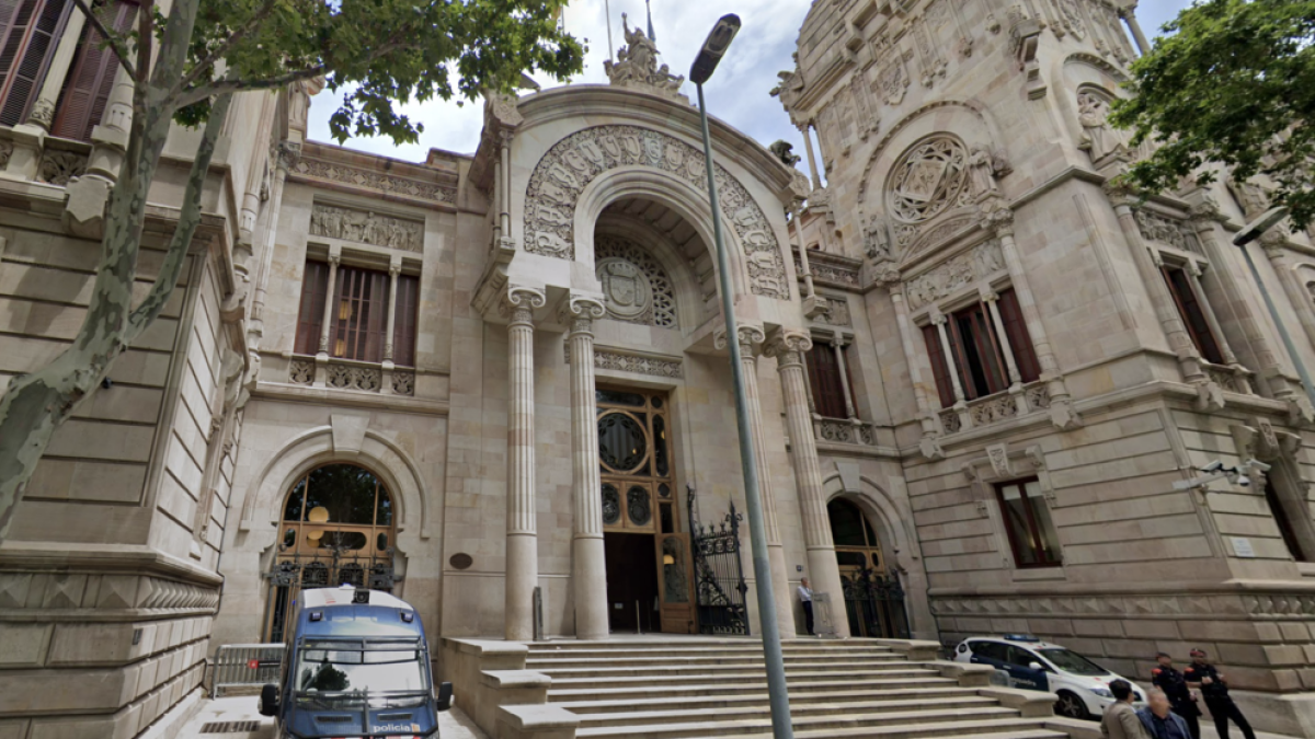 Piera: Piden 7 meses de prisión a un profesor para enviar mensajes «lascivos» a una alumna menor de edad