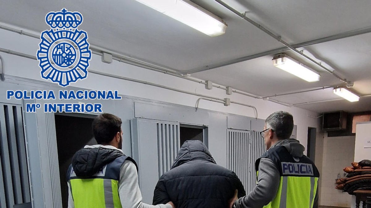 Detingut un home a Reus per corrupció de menors i agressió sexual a través de ciberassetjament