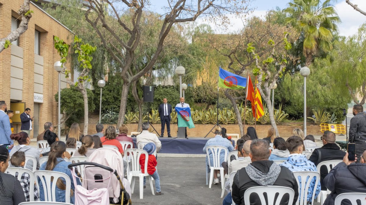 Las asociaciones gitanas de Constantí conmemoran el Día Internacional del Pueblo Gitano