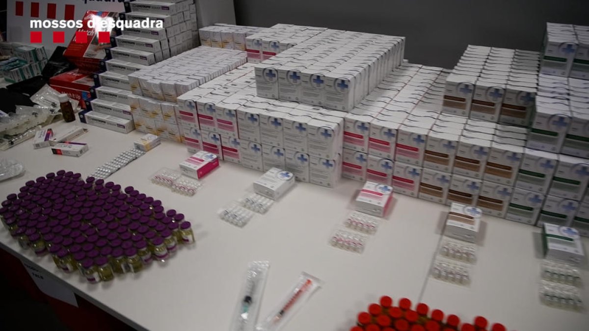 Els Mossos desarticulen un grup criminal dedicat a la venda de medicaments falsos i substàncies dopants