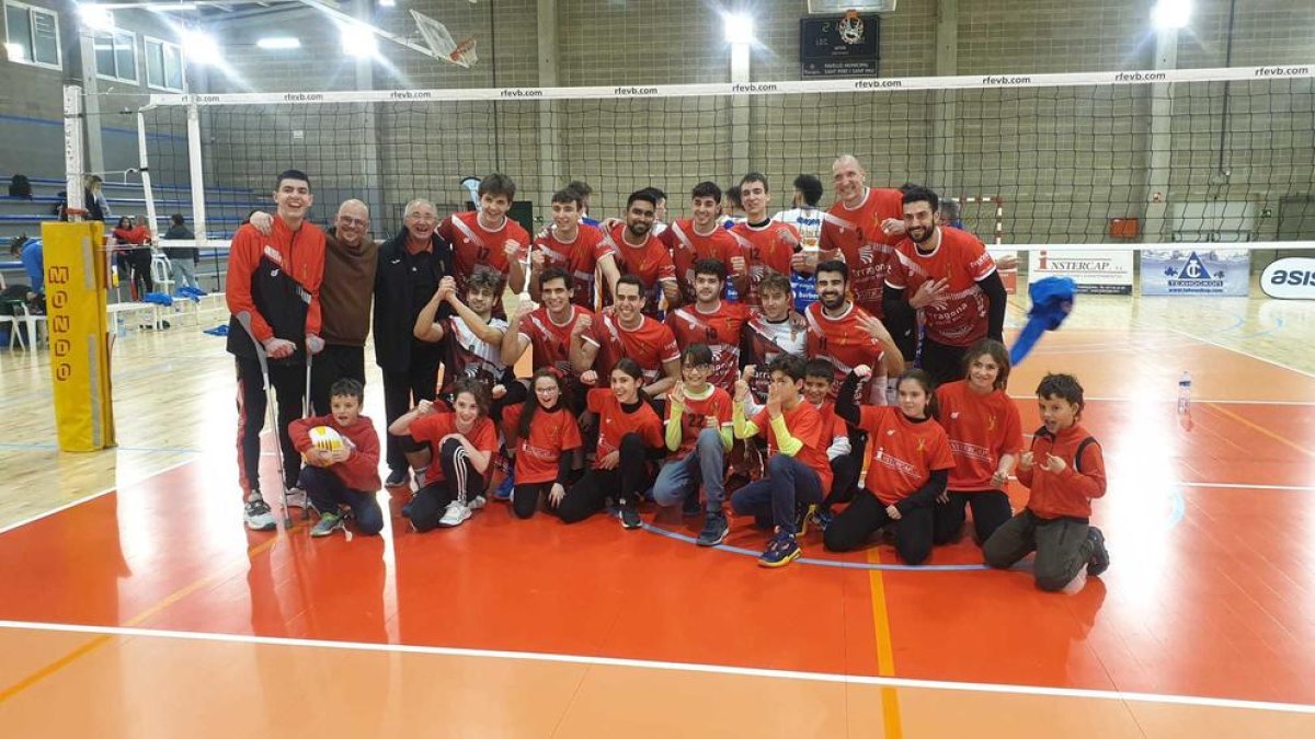 El CV Sant Pere i Sant Pau hace el trabajo y luchará por el ascenso (0-3)