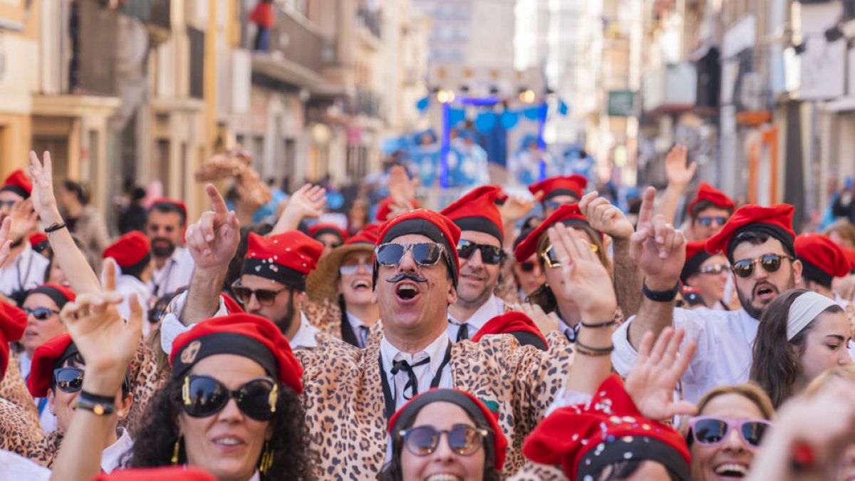 Superherois, els Picapedra i el món 'steampunk' conviuen al Carnaval de Reus