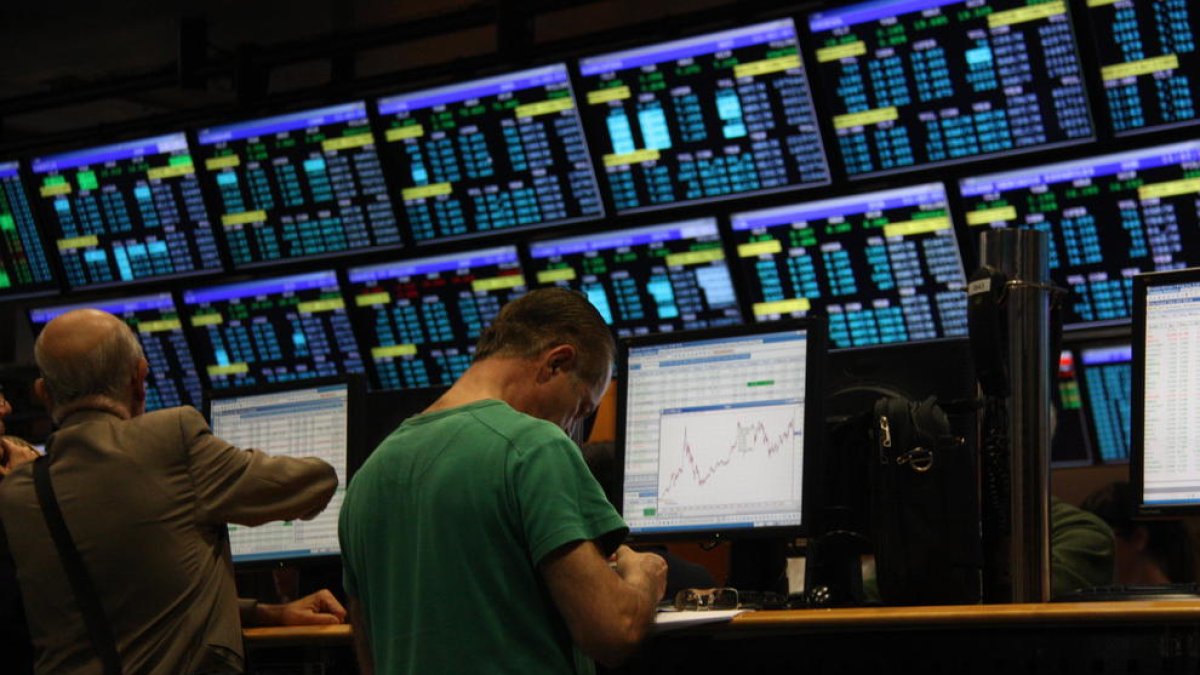 Las bolsas europeas cierran en rojo por la quiebra de Silicon Valley con el Íbex perdiendo un -3,51%