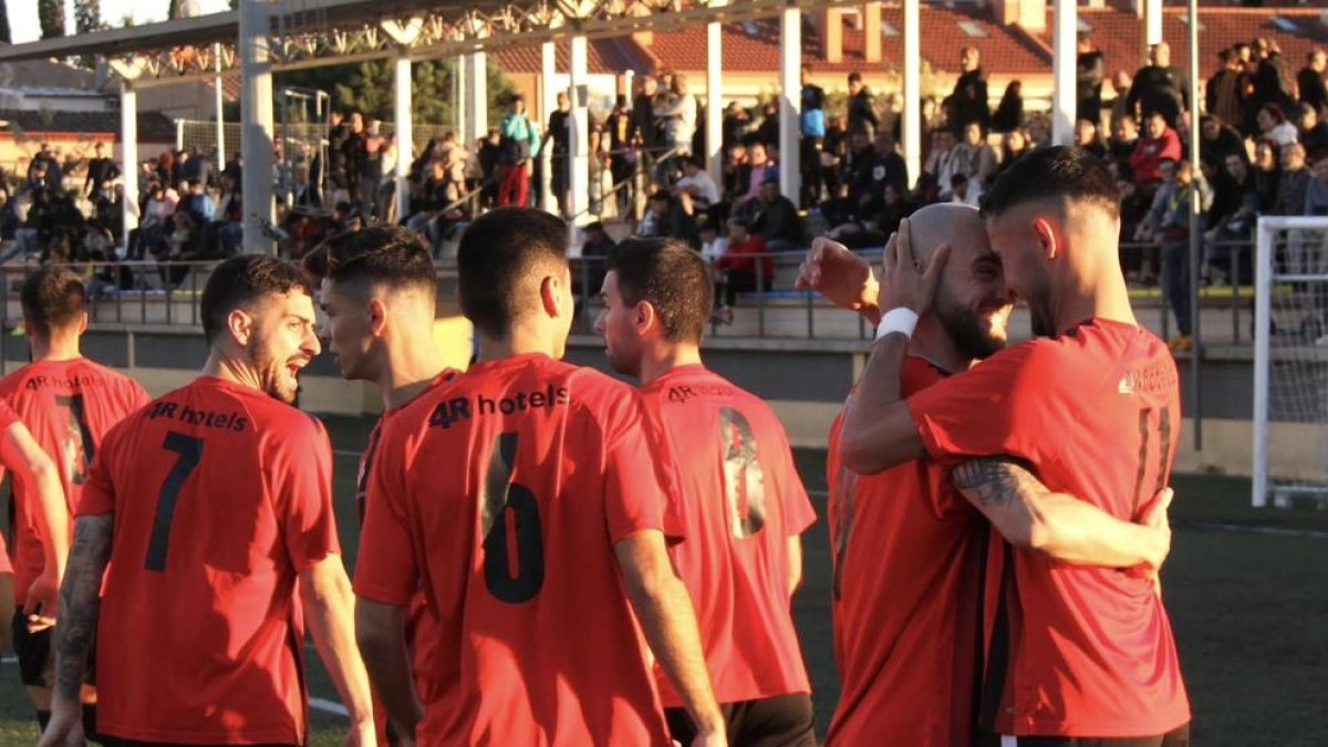 El Reus FC Reddis recupera el liderato de Primera Catalana