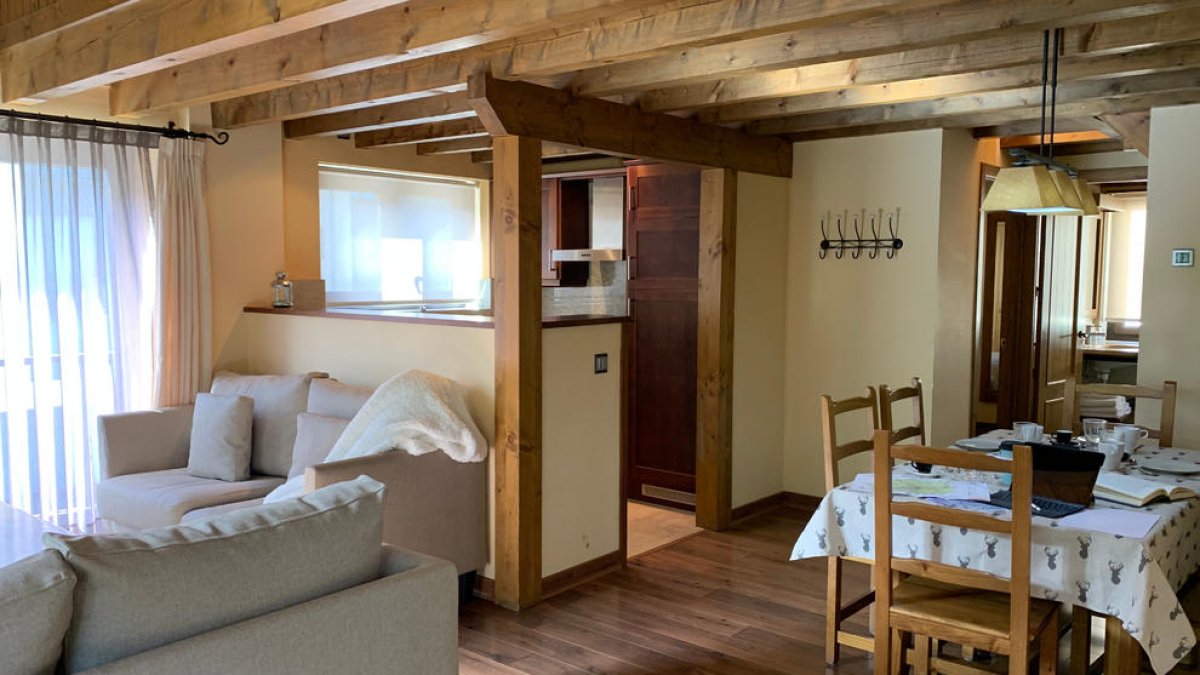 La Asociación de Apartamentos Turísticos de Tarragona denuncia la ordenanza reguladora de Roda de Berà en el TSJC