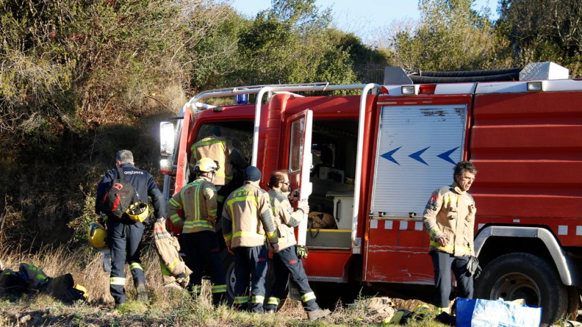 Un incendi de vegetació crema entre la Selva del Camp i Vilaplana