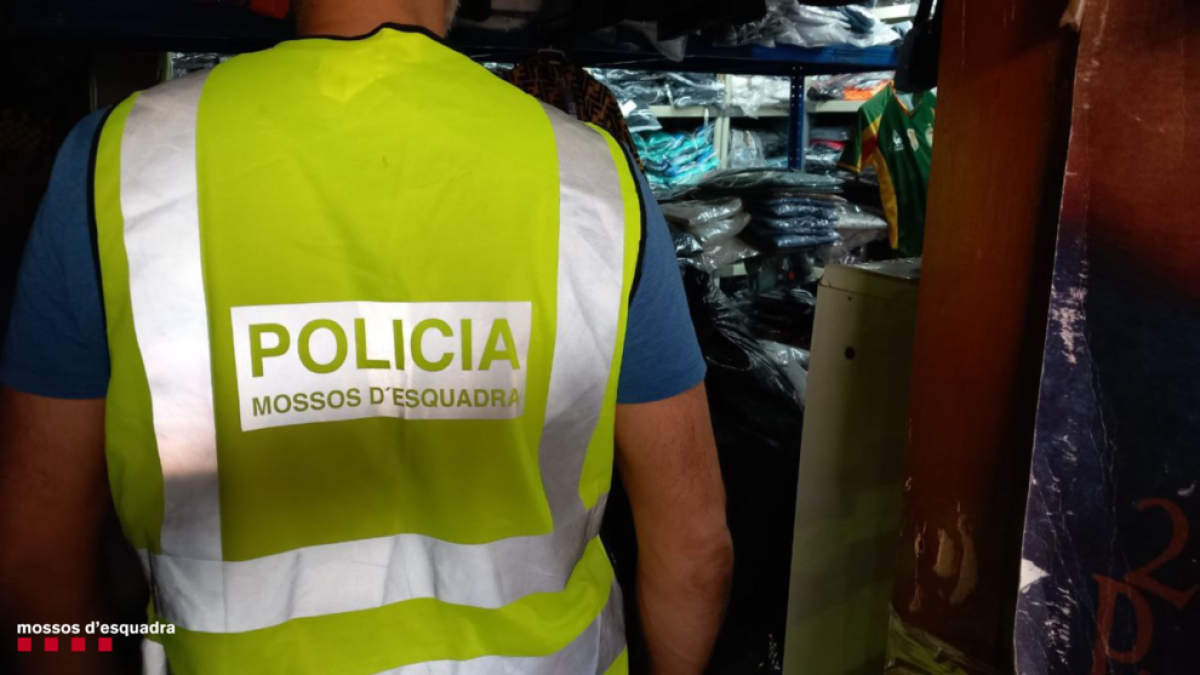 Desmantelada una tienda ilegal en Reus