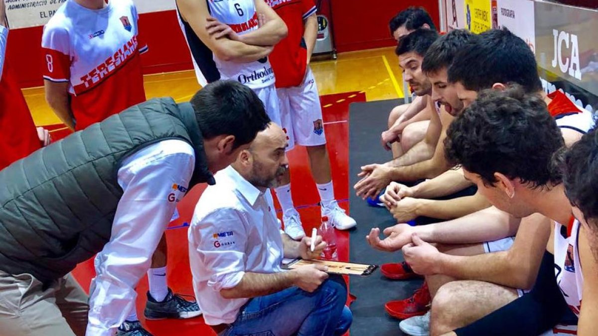David Rivelles, nuevo entrenador del primer equipo del AD Torreforta