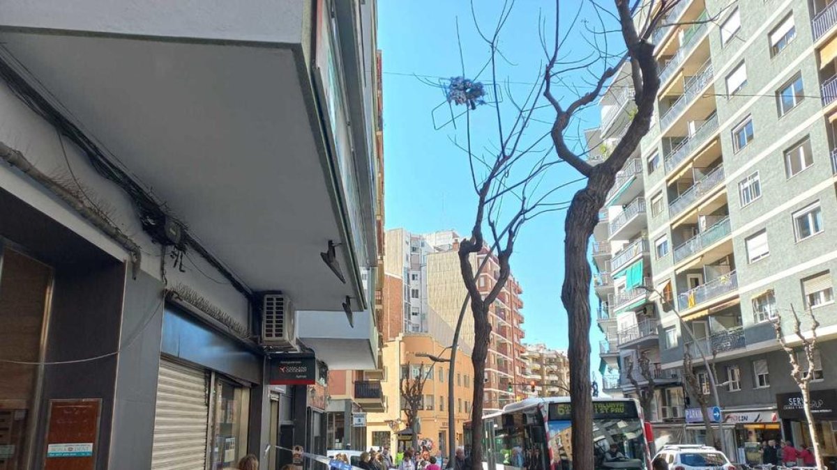 El vent fa volar un estenedor i provoca un ensurt a Ramón y Cajal