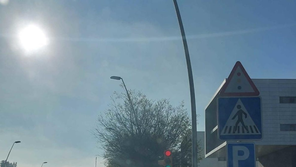 Un semàfor multicolor a Reus