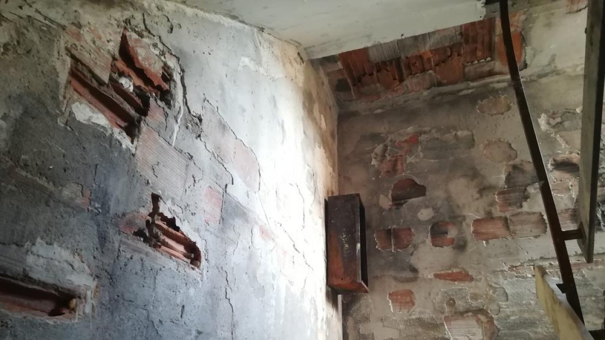 «Podem estar a l'Hotel Gaudí de Reus fins al dia 30, però ningú no ens vol llogar un pis»