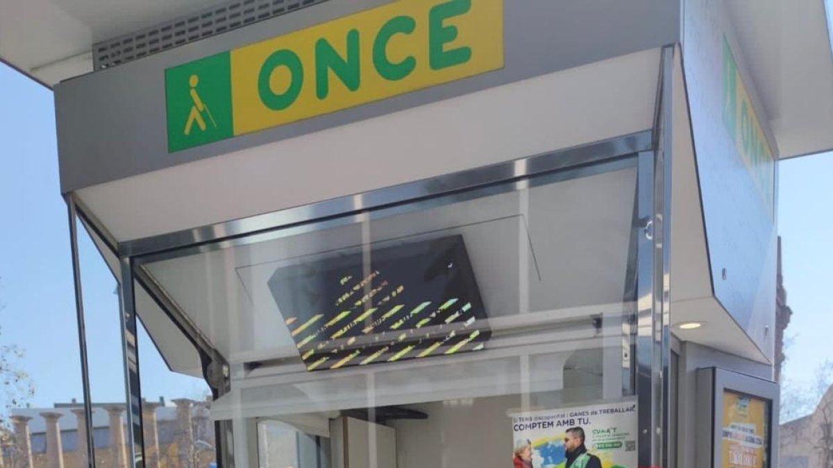 La ONCE decorará sus quioscos en Tarragona y Reus por Sant Jordi