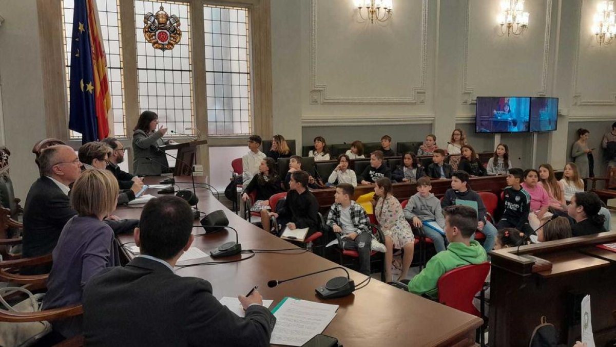 Una gincana y una exposición, propuestas del Consejo de Niños para hacer más visibles a las mujeres de Reus