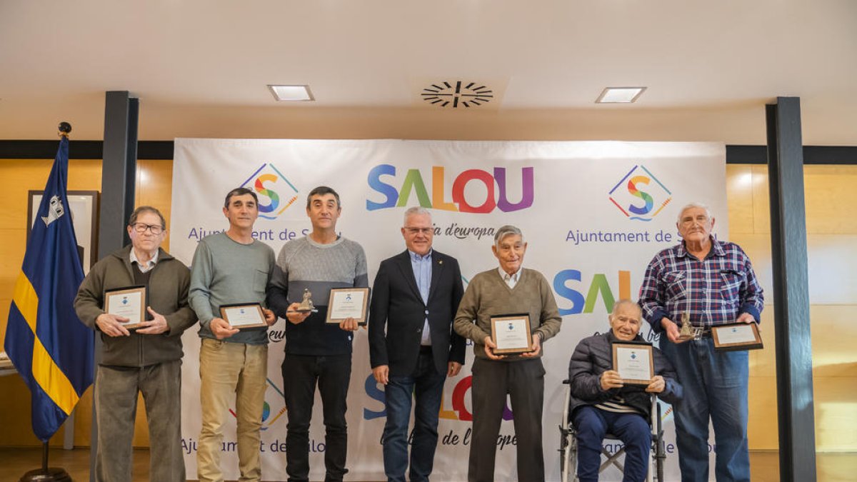 L'Ajuntament de Salou ret un reconeixement als últims pescadors