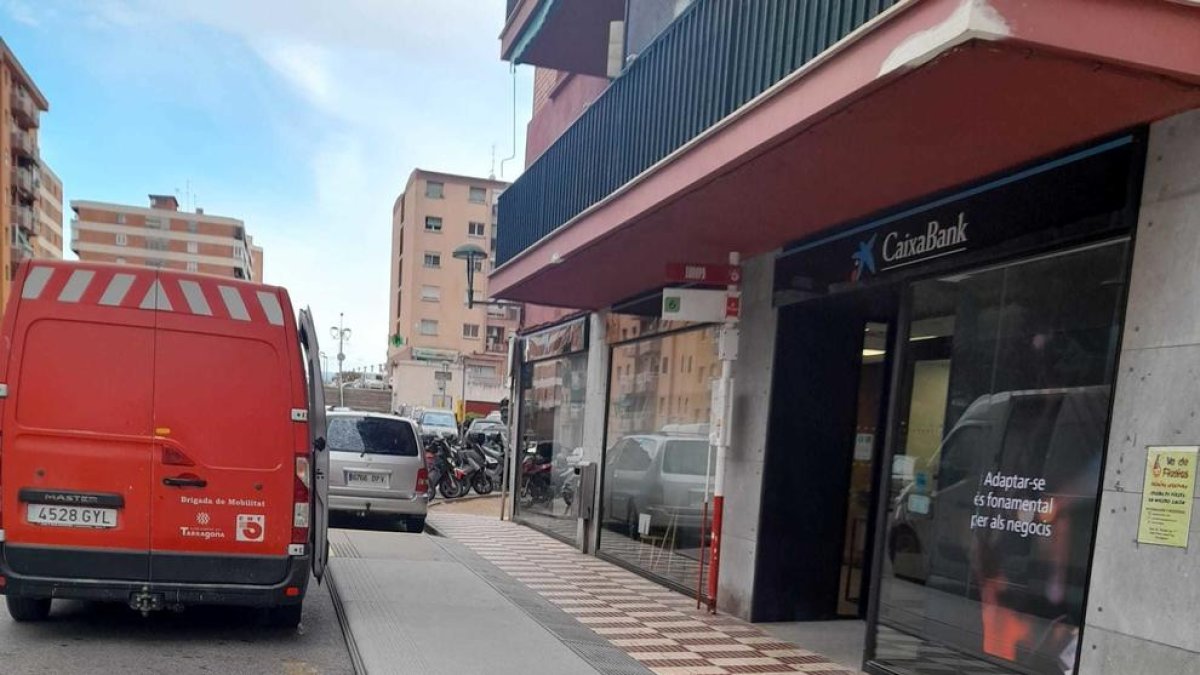 La EMT instala doce nuevas plataformas en la Tarragona para acceder al bus