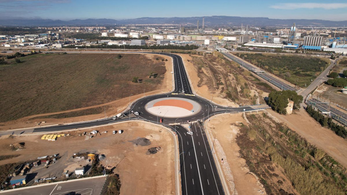 El Port de Tarragona finaliza las obras del vial perimetral de la ZAL