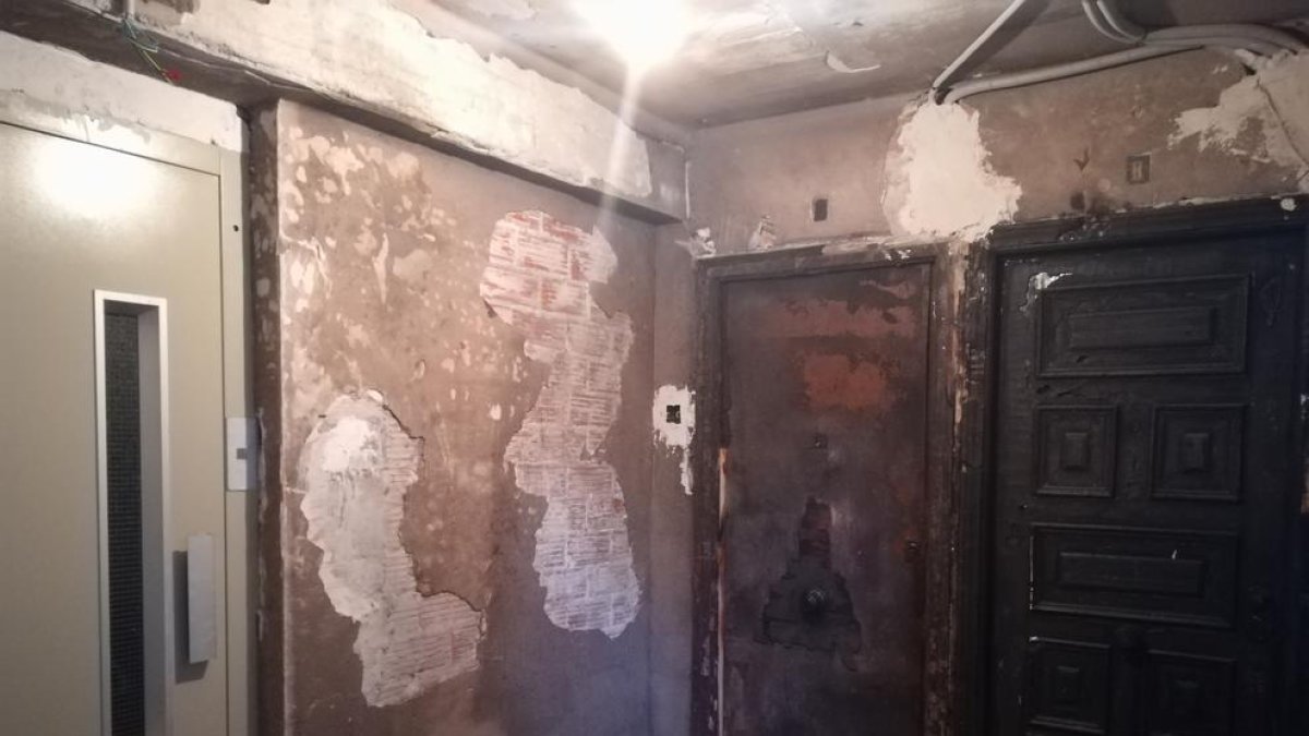 Els afectats per l'incendi de Vidal i Barraquer a Reus abandonen l'Hotel Gaudí