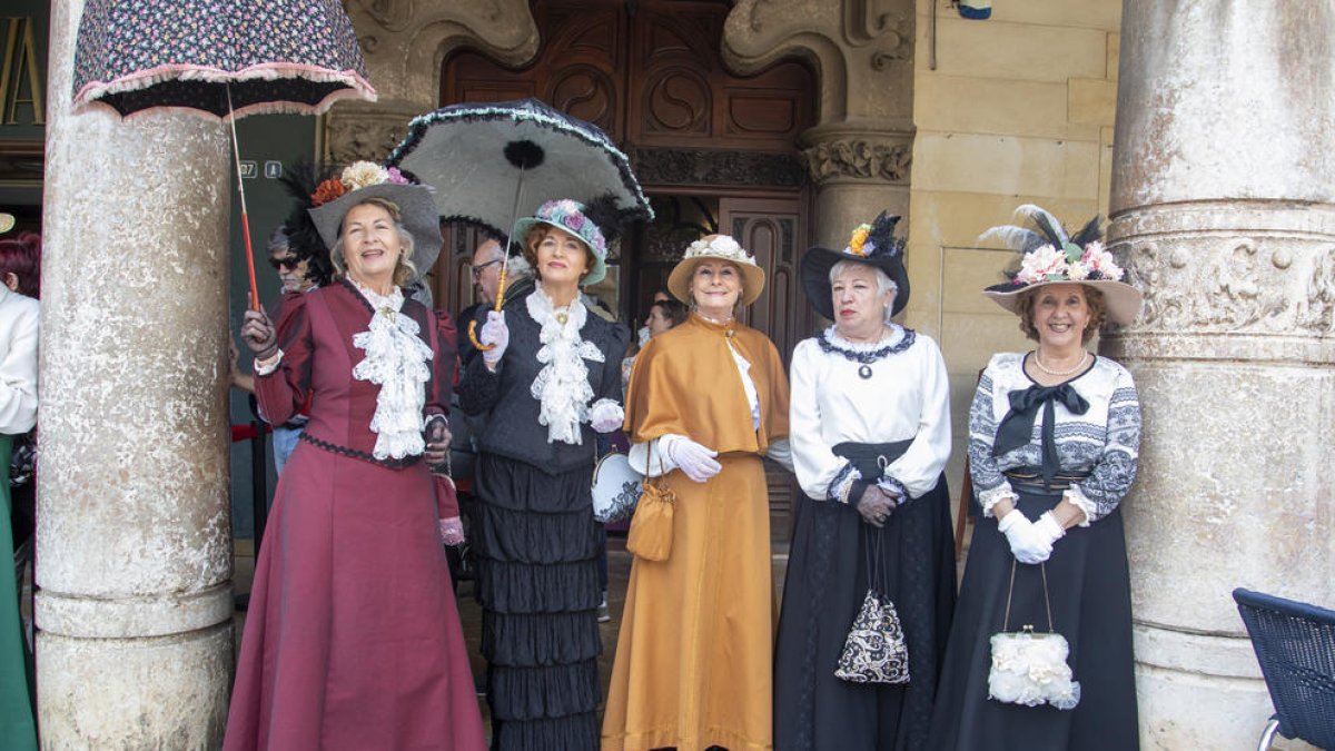 Burgueses y obreros recuerdan el pasado glorioso y modernista del Reus de 1900