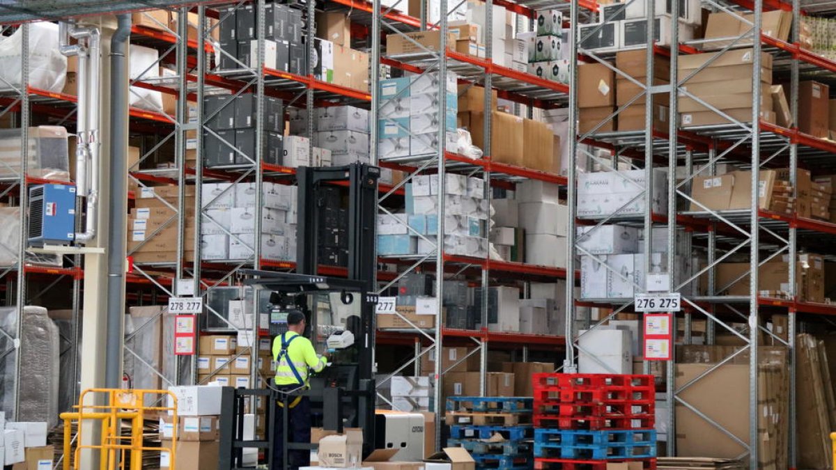 La economía española crece un 5,5% en 2022 y un 0,2% en el último trimestre