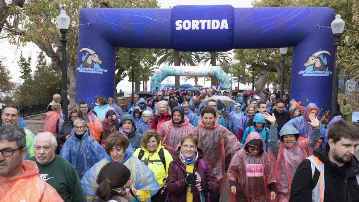700 personas participan en la caminata popular de Tarragona en motivo del día internacional del síndrome de Asperger