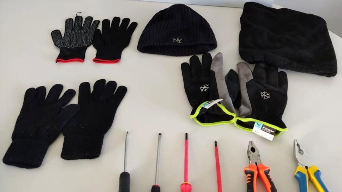 Enxampen 'in fraganti' un lladre a Salou quan intentava robar en una furgoneta