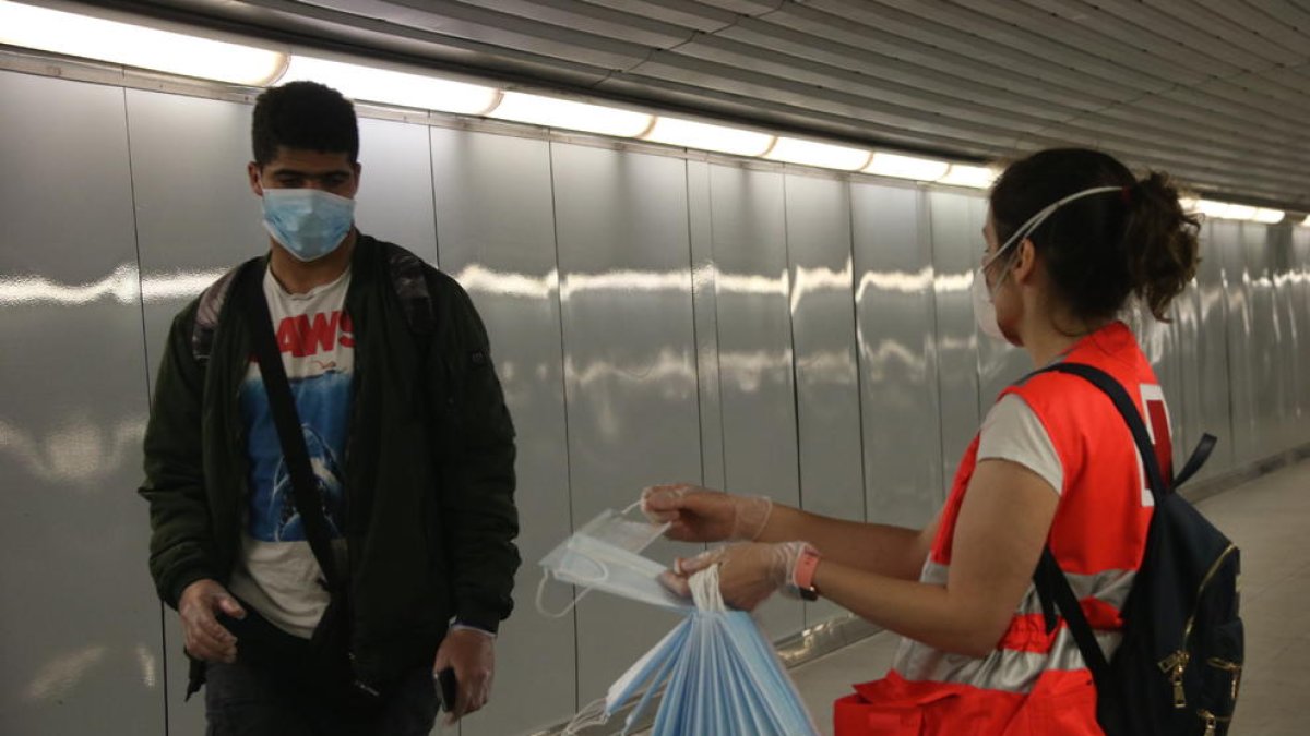 La ATM celebra acabar con la «difícil gestión» de promover la mascarilla obligatoria y no poder hacer cumplir su uso