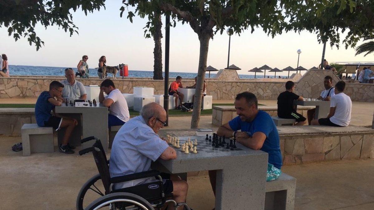 Projecten instal·lar una vintena de taulers d'escacs a parcs i places a Reus