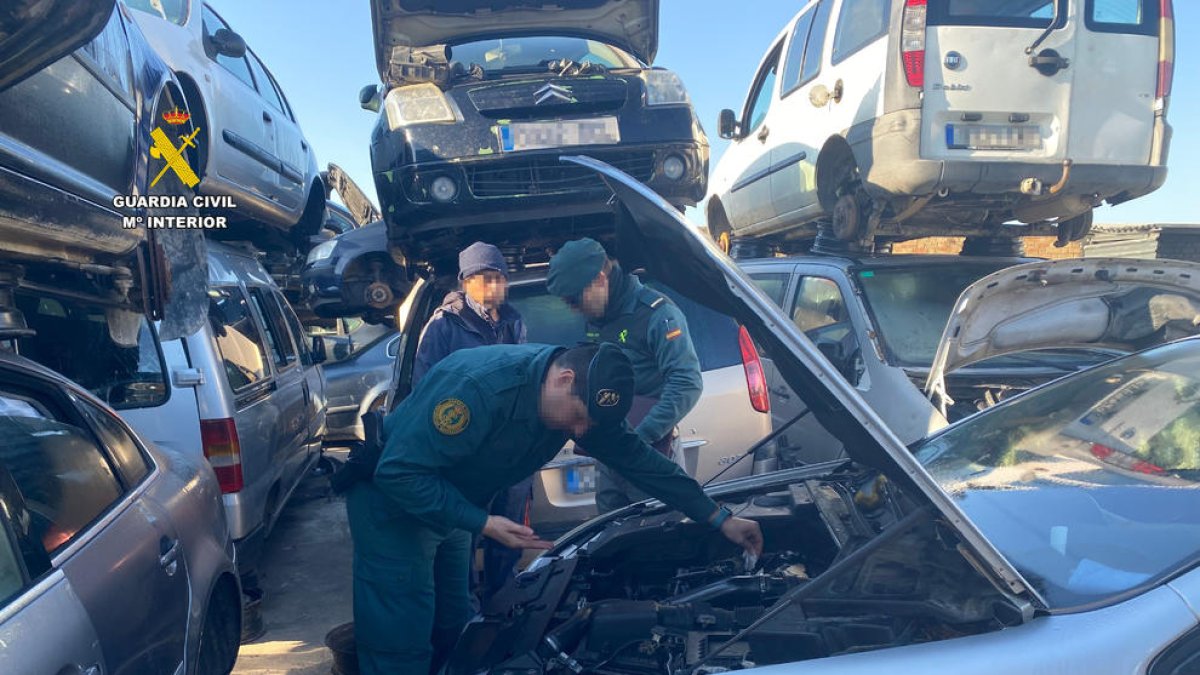 Investiguen els propietaris d'un desballestament de l'Aldea per un delicte contra el medi ambient