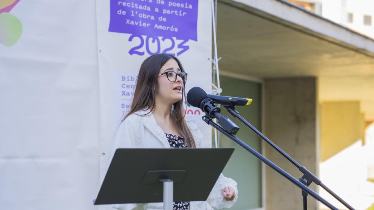 La poesía emociona a la Biblioteca Central Xavier Amorós de Reus