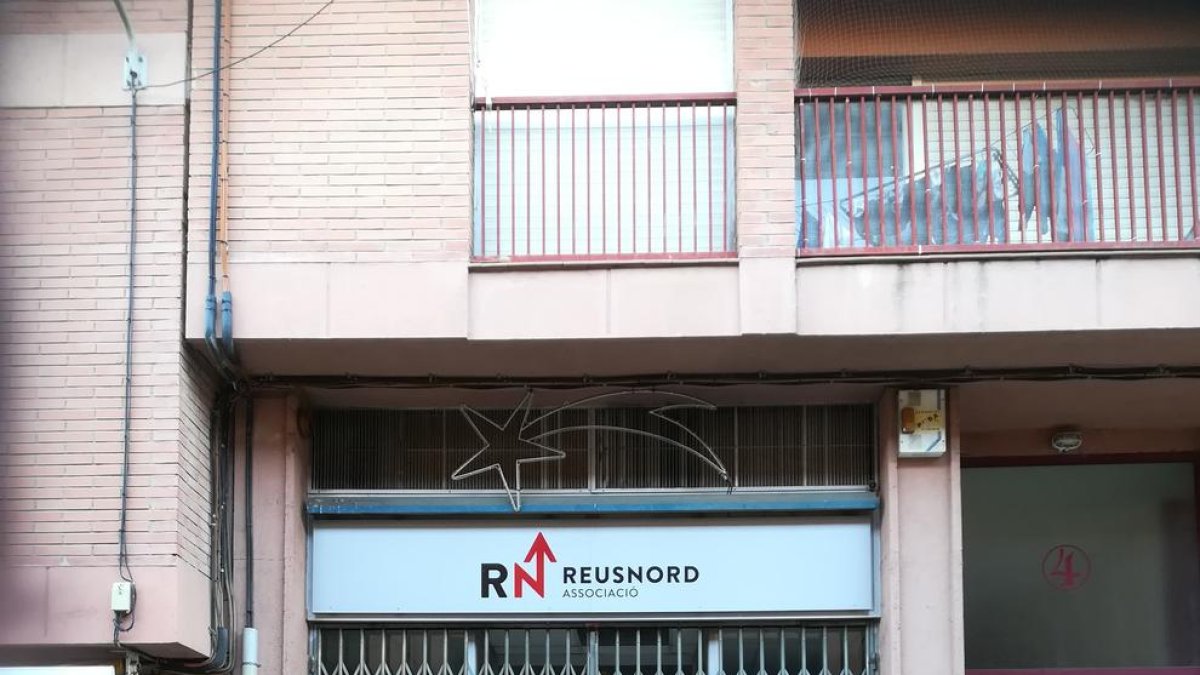 La seu de l'AV Reus Nord esdevé un punt de recollida d'aliments permanent