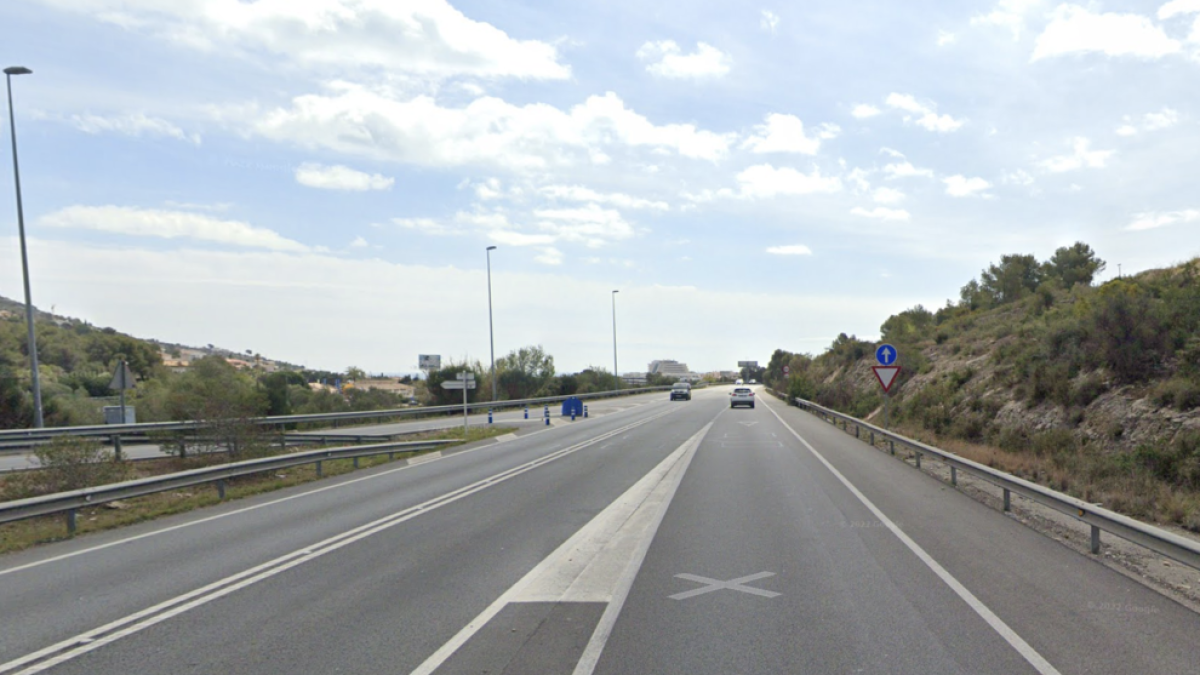 Mor un motorista en un accident amb un turisme a Sitges