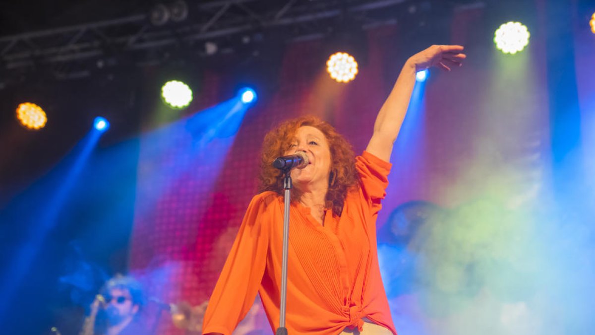 Dàmaris Gelabert llena el Envelat de Salou con público infantil