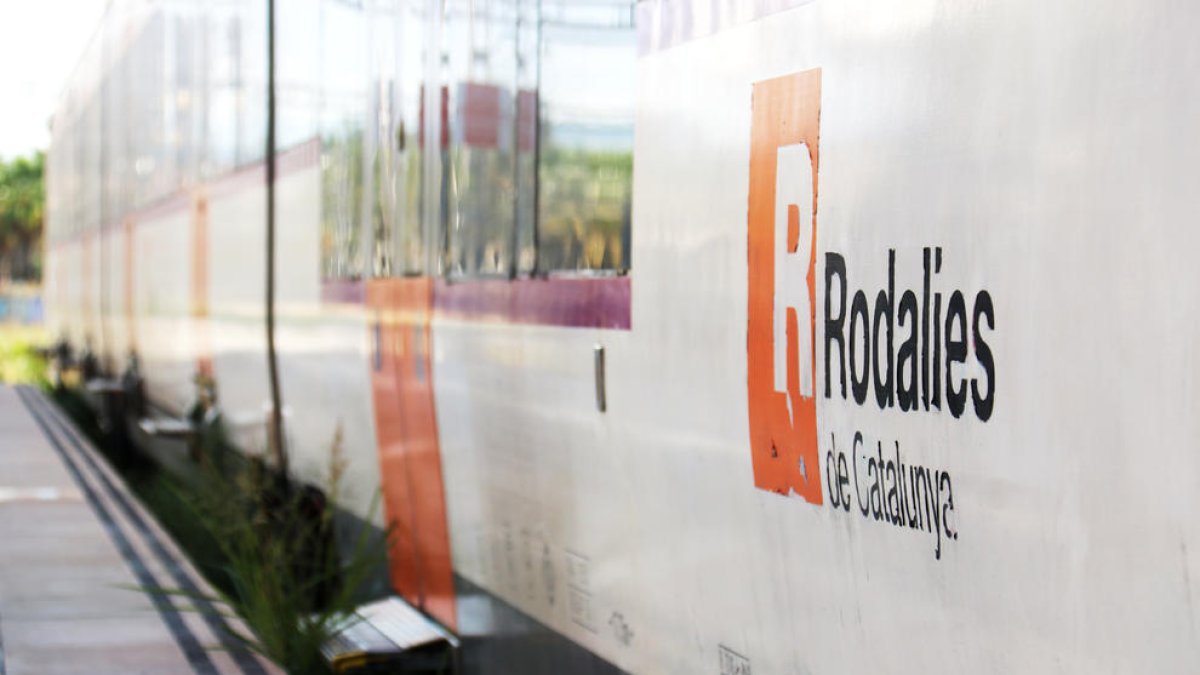 Los trenes regionales de Tarragona y el Ebre se desvían por el Penedès por una incidencia en Gavà