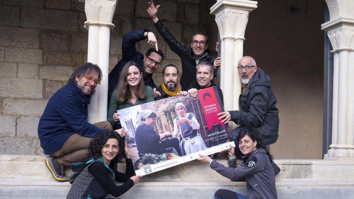 La companyia Factoria Bra, pregoners de la 36a Setmana Medieval de Montblanc