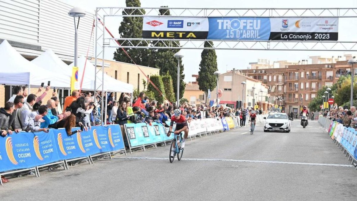 Ilya Savekin guanya a La Canonja el 'Trofeu 15 d'Abril' de la Copa Espanya de ciclisme