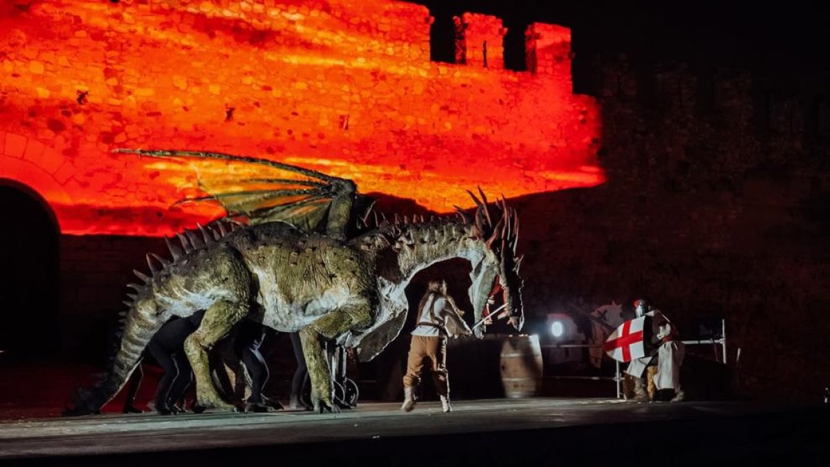 Més de 3.000 persones viuen 'La Llegenda de Sant Jordi' de Montblanc