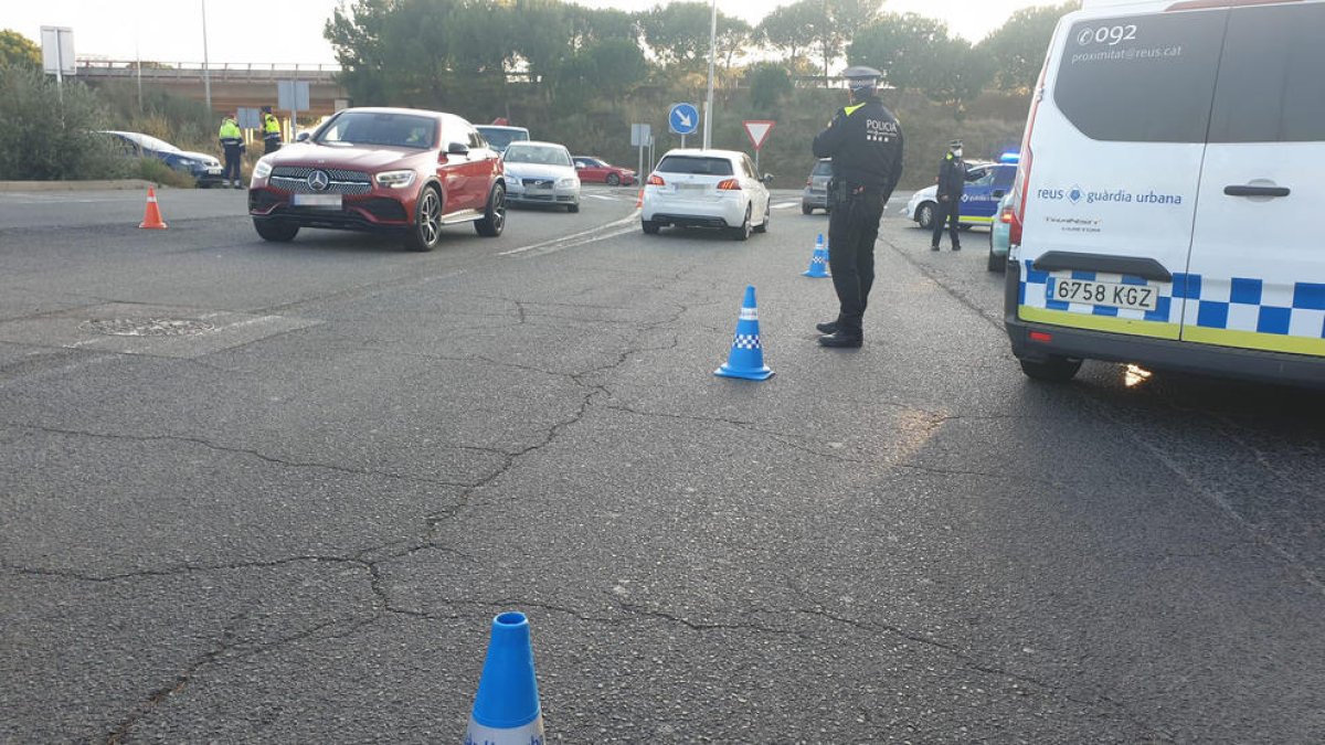 Nova campanya de la Guàrdia Urbana de Reus contra les distraccions al volant