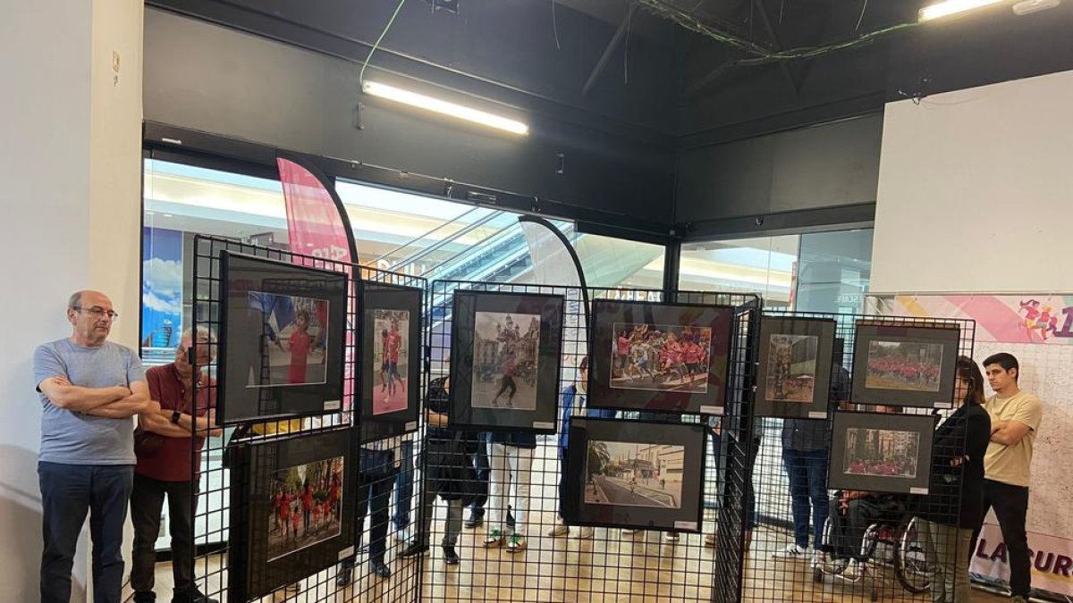 Les imatges de la Cursa de les Dones de Reus es poden visitar al Centre Comercial la Fira