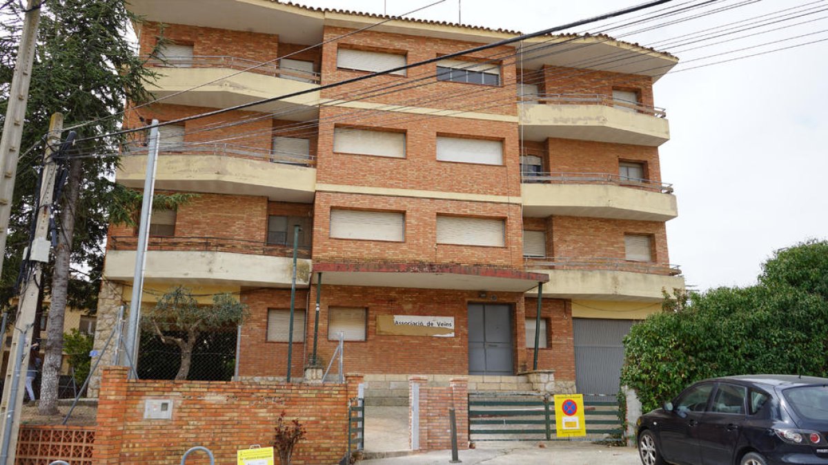 Presentan el proyecto ejecutivo para que el antiguo cuartel de l'Espluga de Francolí acoja viviendas sociales