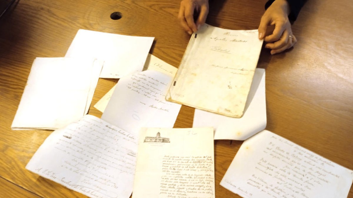 El Centre de Lectura de Reus inicia la catalogació i digitalització del seu arxiu històric