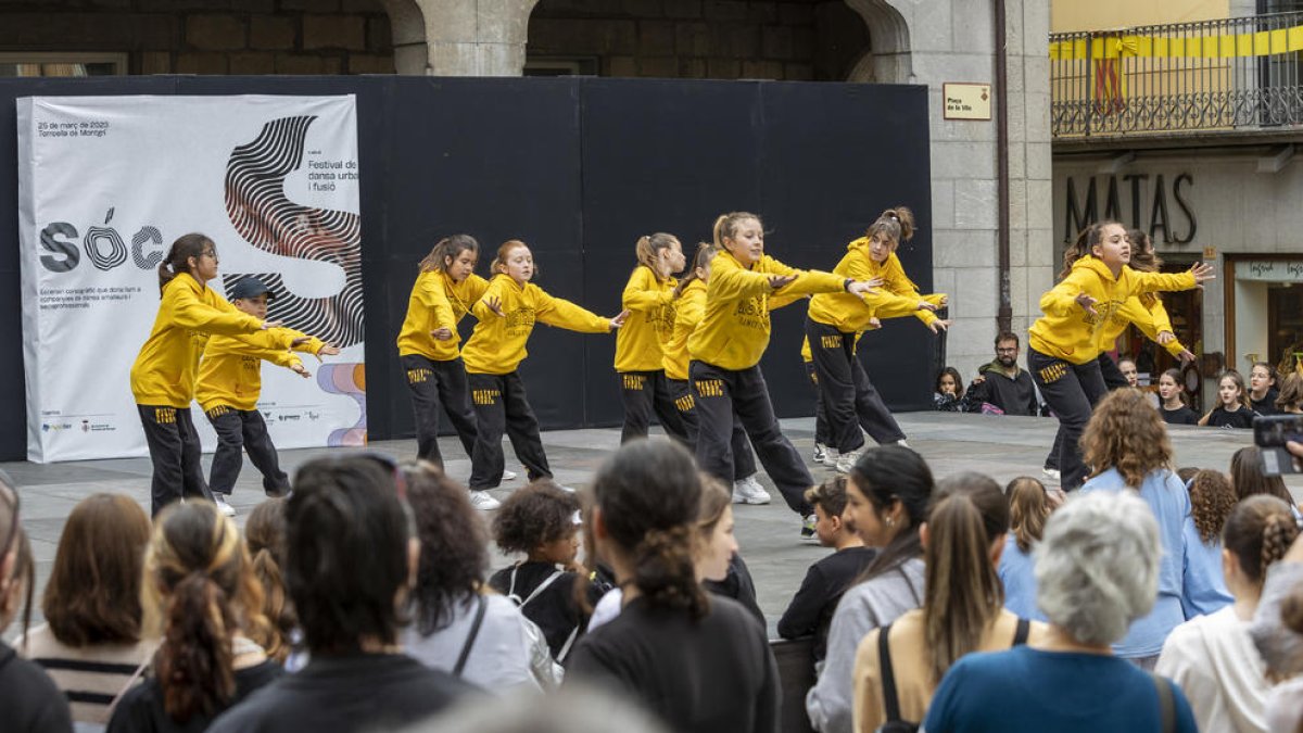 Les companyies de dansa urbana amateurs critiquen les dificultats que tenen per inserir-se al circuit professional