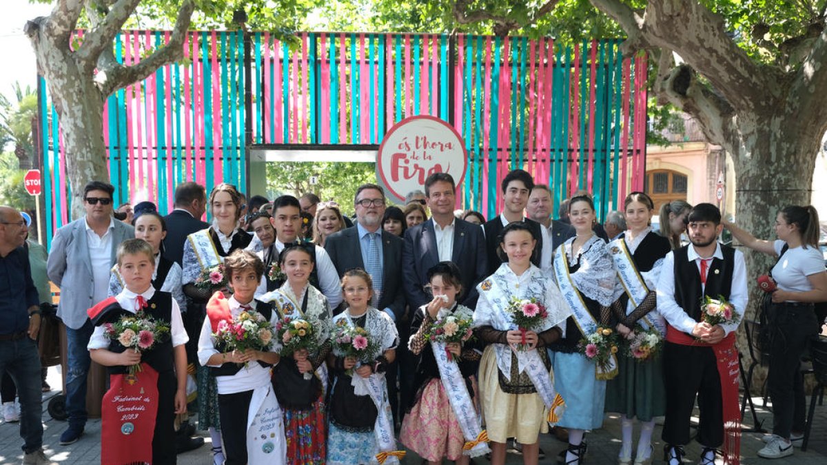Pubilles, hereus y autoridades inauguran oficialmente la 64.ª edición de la Feria de Cambrils