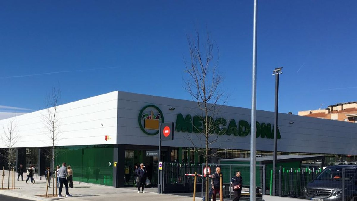 Mercadona inauguran una nueva tienda eficiente en Cambrils
