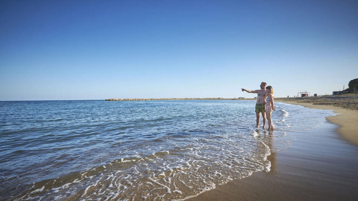 Cambrils revalida las cuatro Banderas Azules que acreditan la calidad de sus playas