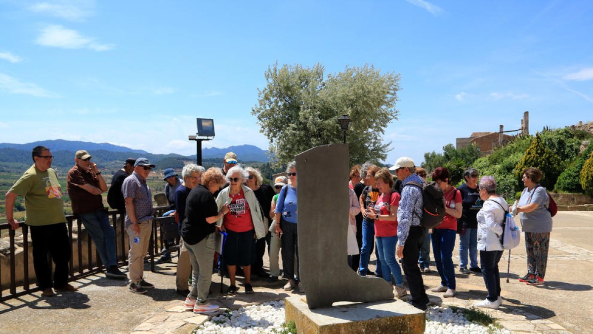 El Poble Vell de Corbera d'Ebre recorda Joan Brossa i la Lleva del Biberó en l'acte central del Correllengua