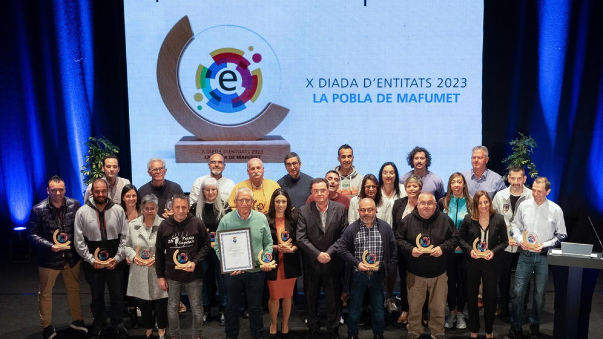 La Pobla de Mafumet reconeix la tasca de les 28 entitats del poble