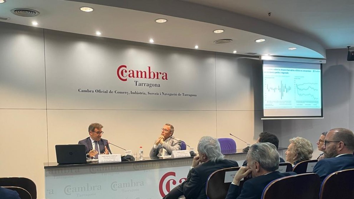 El director territorial de CaixaBank en Cataluña participa en el 'Bons dia' de la Cambra de Tarragona